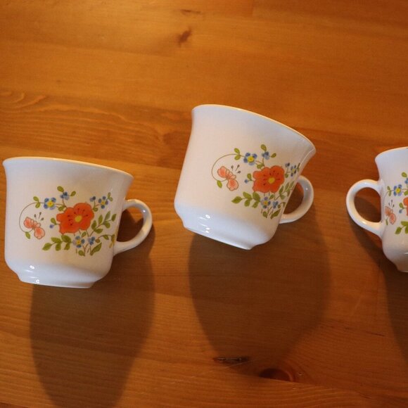 3-piece Corelle Corning tea cup mug set, used good condition, orange floral - Picture 3 of 6
